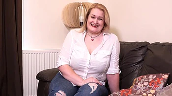 Get to Know Curvy MILF Becky in This Intimate & Sexy Interview